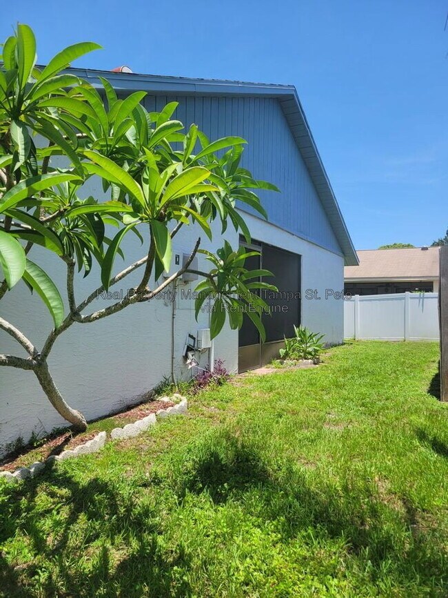 Building Photo - 2024 Sheffield Ct