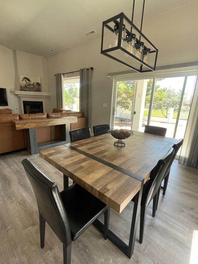 Building Photo - 5675 Hole in 1 Dr