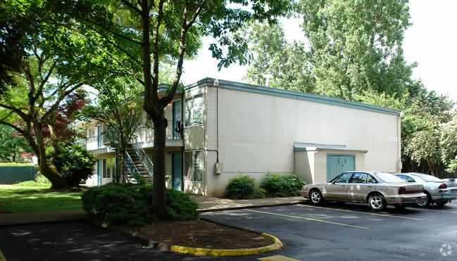 Building Photo - West Oaks Apartments