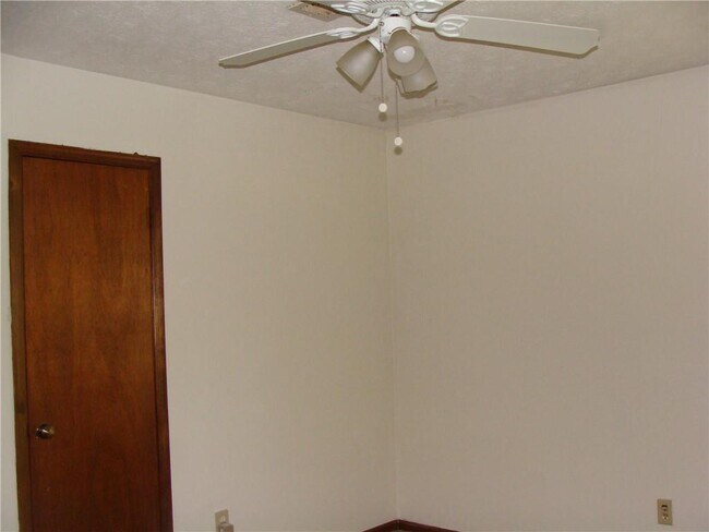 Building Photo - 2331 Newgate Dr
