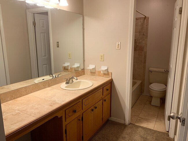 Building Photo - 3-bedroom 2 bath home - St. Martin School District