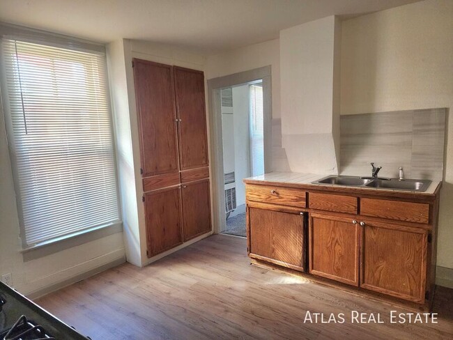 Building Photo - Take a Tour! Duplex Style Apartment! Avail...