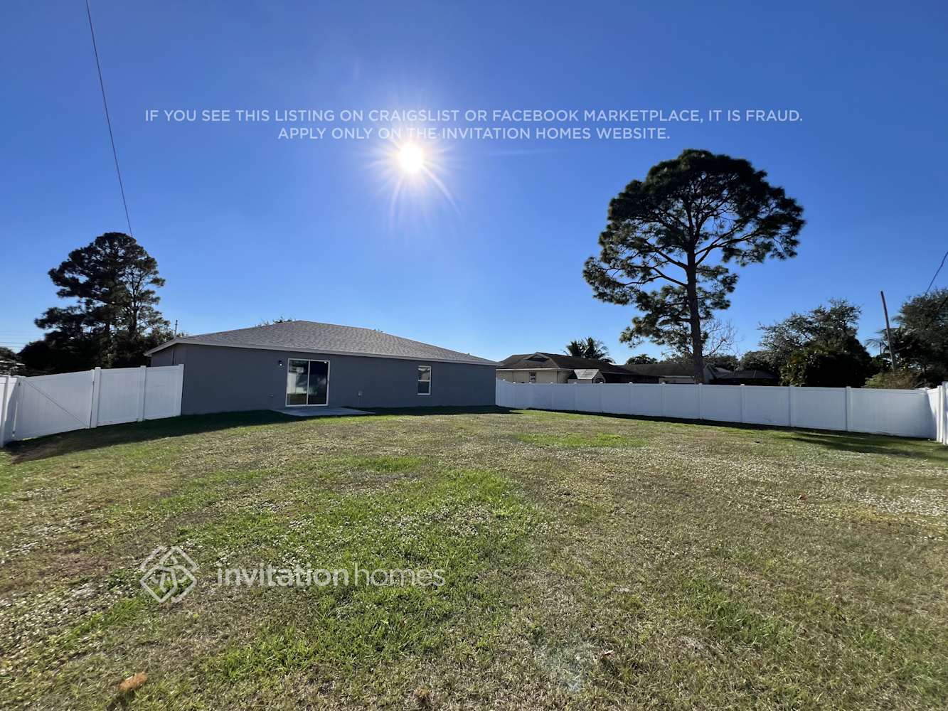 Building Photo - 1013 SW Majorca Ave