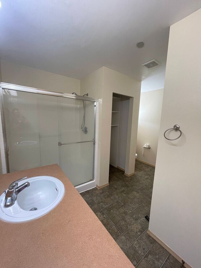 Building Photo - 3 Bedroom Home in DuPont