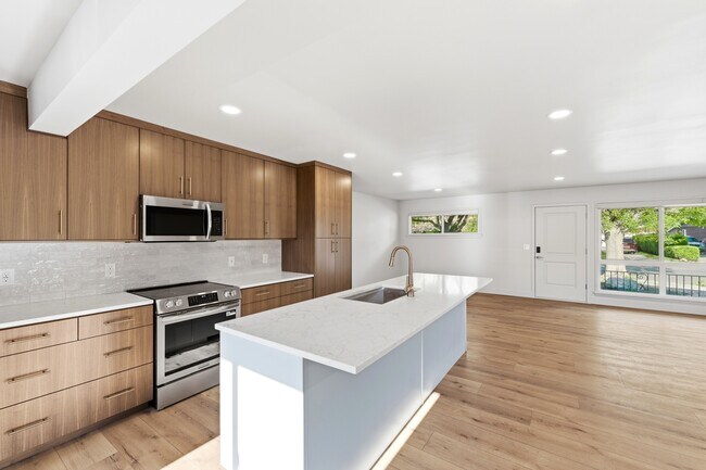 Building Photo - 1153 Buccaneer Dr