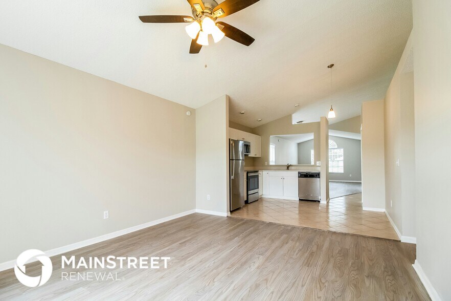 Building Photo - 2826 Delcrest Ct