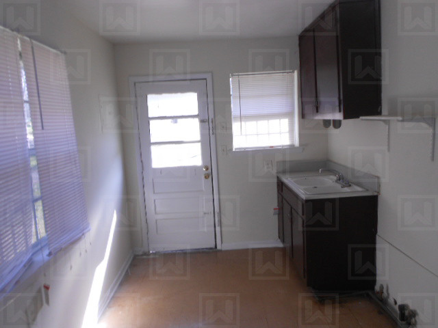Building Photo - Clayton Court Apartments - 705D