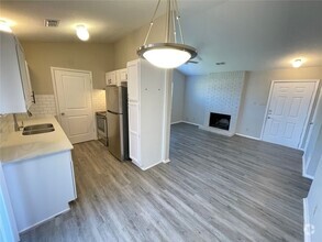 Building Photo - 8004 Clydesdale Dr