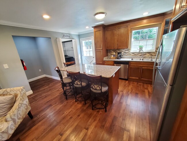 Building Photo - Sevierville 37862 - Showings begin July 11, 2026 - Fully Furnished! Long term or 3 Month Lease Co...