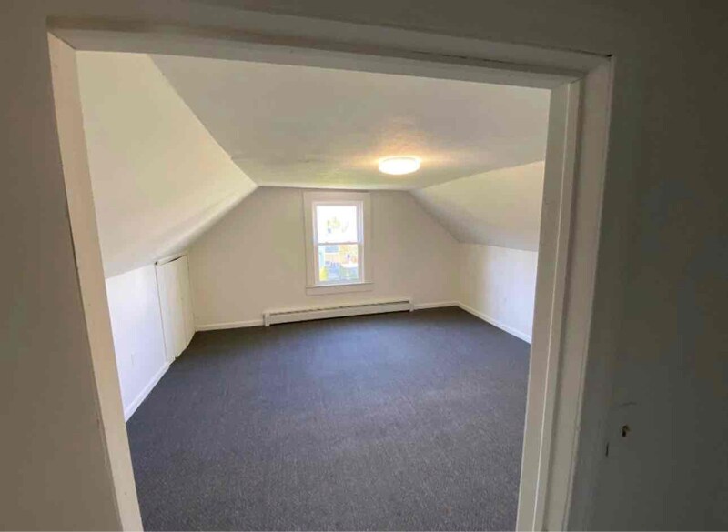 Building Photo - 127 Perry St