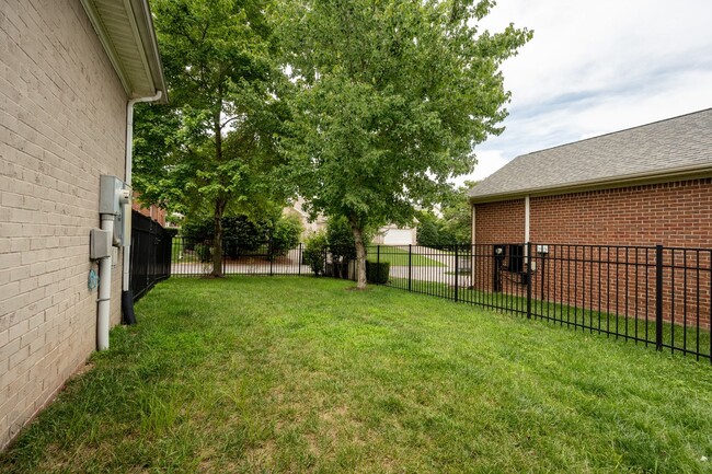 Building Photo - **LUXURIOUS GATED COMMUNITY IN FRANKLIN ZO...