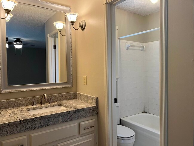 Building Photo - 1800 Allenby Rd