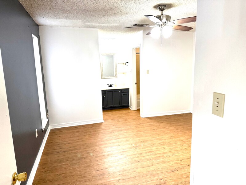 Building Photo - 3149 O'Neal Ln