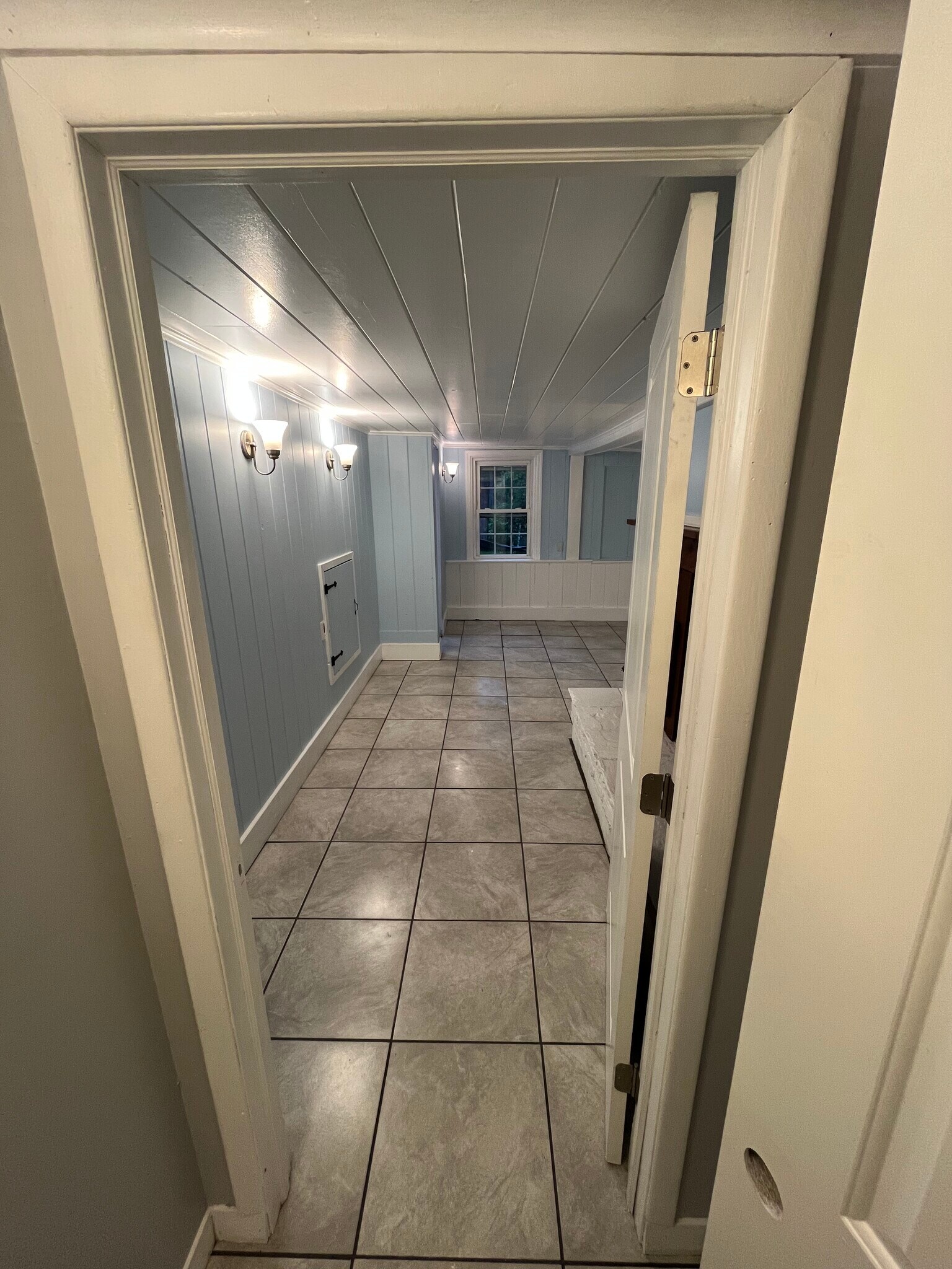 Building Photo - 8 Dixon Ln