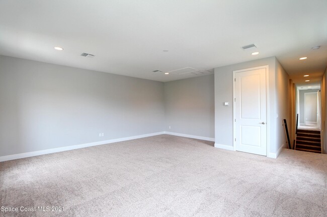 Building Photo - 6903 Vista Hermosa Dr