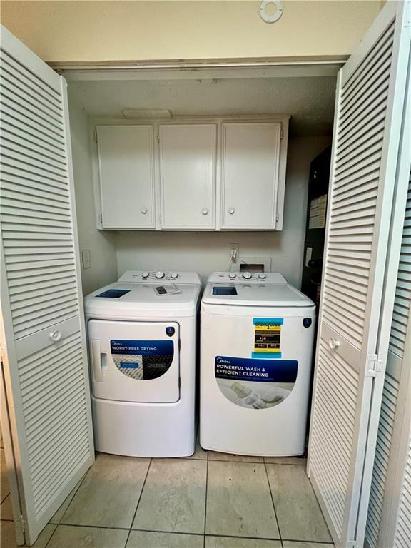 Building Photo - 3888 York Pl