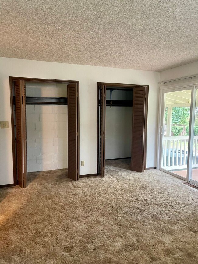 Building Photo - CHARMING 3 BED 2 BATH HOUSE WITH NEW HVAC, ROOF & LARGE FENCED BACKYARD