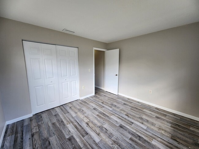 Building Photo - Bed 2 Bath, 2 car garage (SW Ocala/ Marion Oaks)