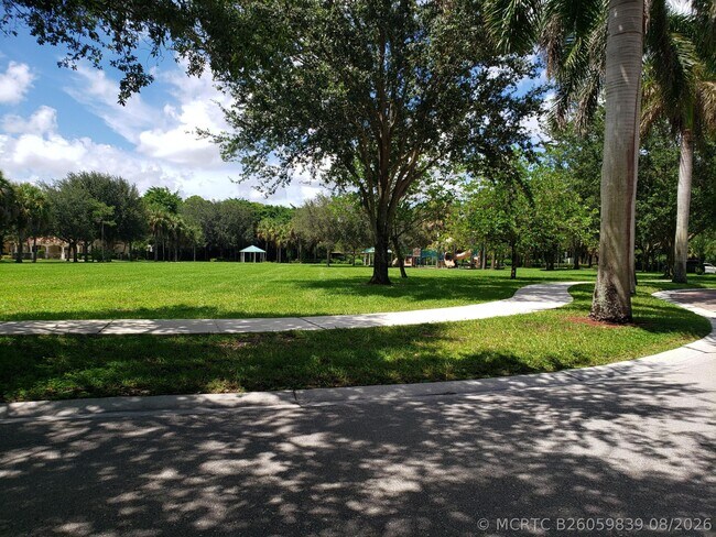 Building Photo - 1445 E Bexley Park Dr
