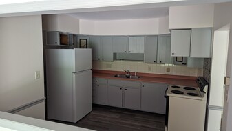Building Photo - 907 Colegate Dr