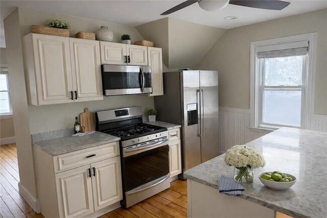 Building Photo - 16 Tecumseh St