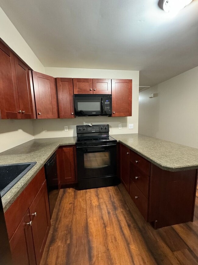 Building Photo - 400 Front St