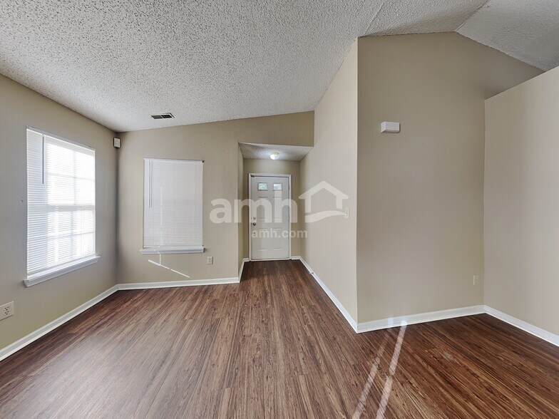 Building Photo - 8036 Whistlewood Dr