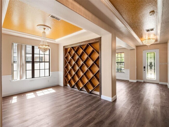 Building Photo - St Cloud Beauty