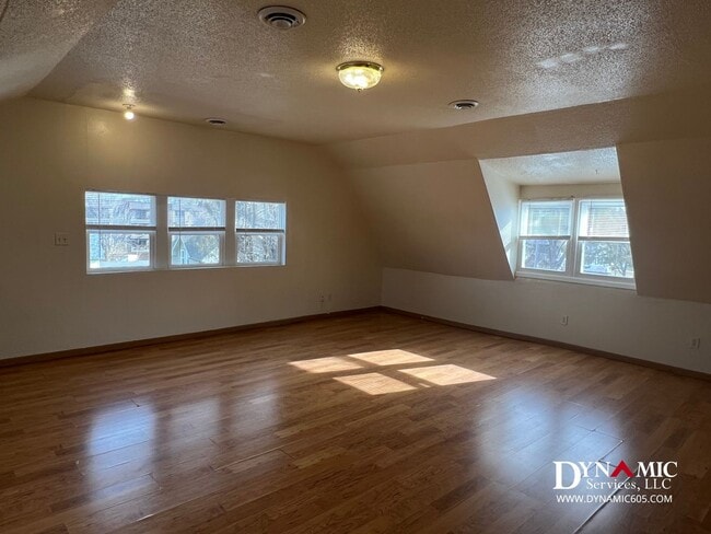 Building Photo - 641 S Dakota Ave