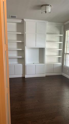 Building Photo - 8533 Pine Valley Dr