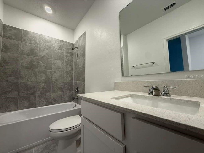 Building Photo - 120 Bogey Dr