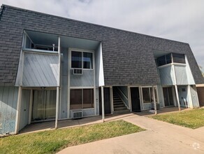 Building Photo - Single Story Condo on 2nd Floor in El Cajo...