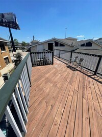 Building Photo - 2110 Chenevert St