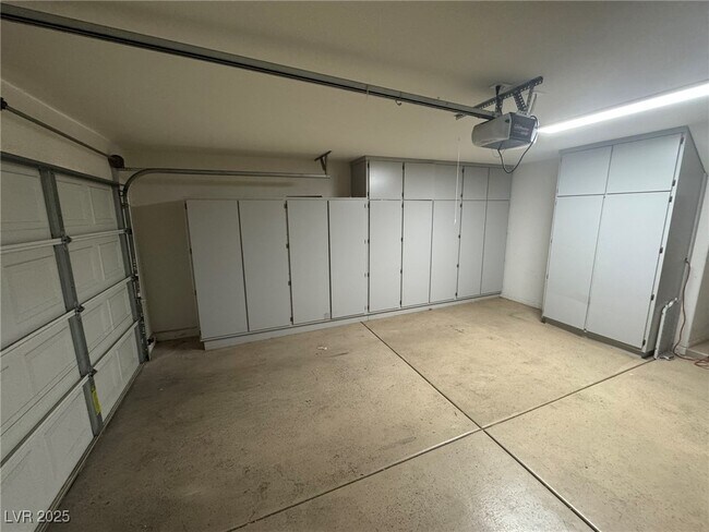 Building Photo - 10092 Trotter Peak St