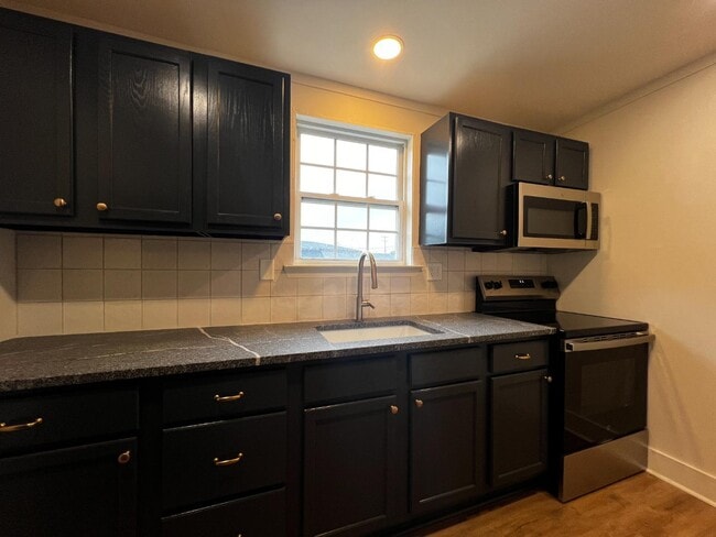 Building Photo - 3404 White Horse Rd