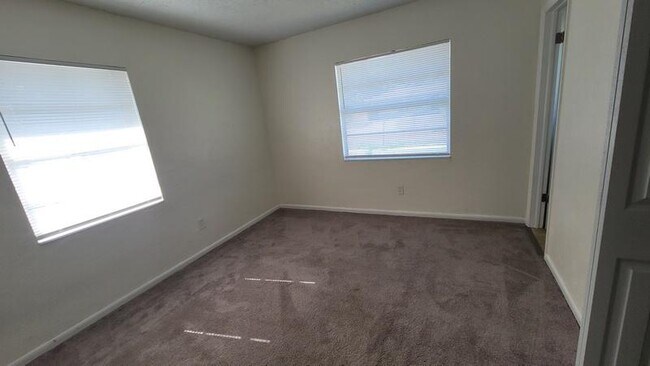 Building Photo - 1190 Pine Valley Ln