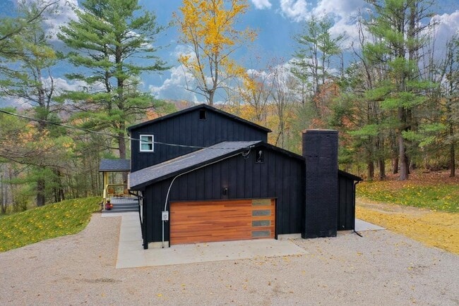 Building Photo - 11833 Overlook Dr