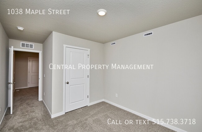 Building Photo - 1038 Maple St