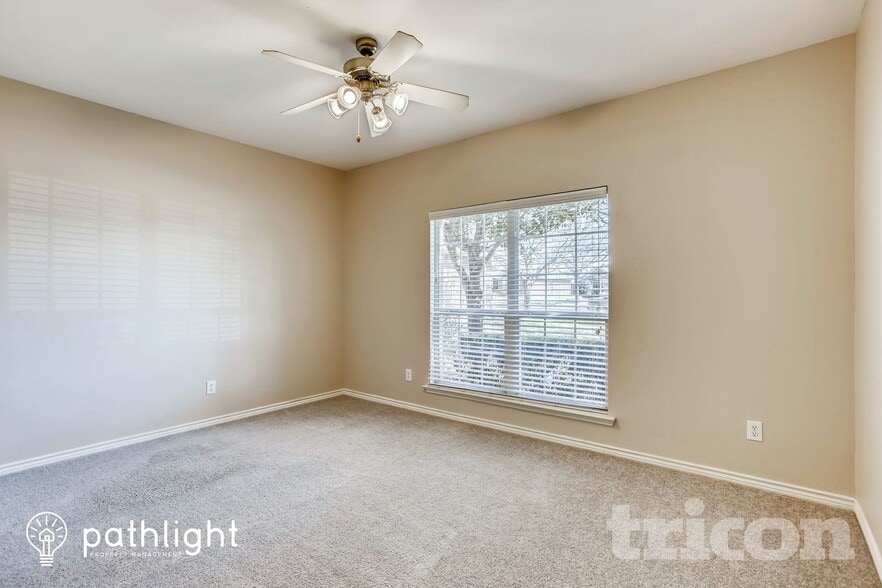 Building Photo - 1435 Red Wolf Dr