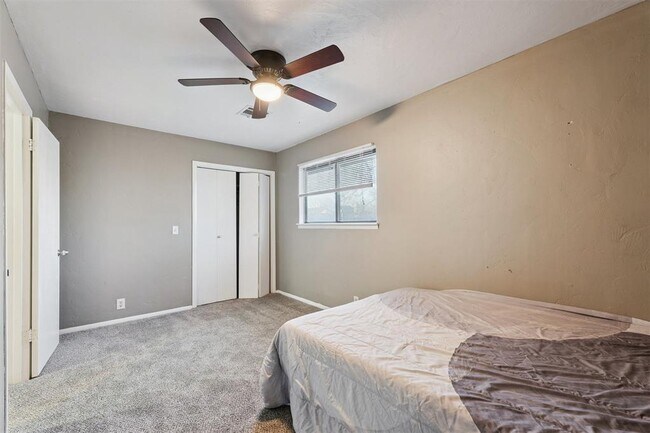 Building Photo - 9605 Hefner Village Blvd