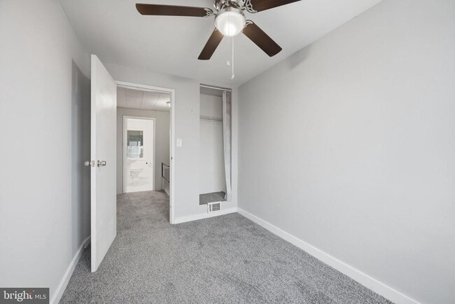 Building Photo - 7911 Bank St