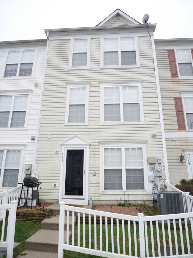 Primary Photo - Spacious Townhome- Glen Burnie, MD *PET FR...