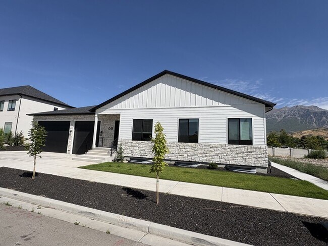 Building Photo - 68 W 4750 N