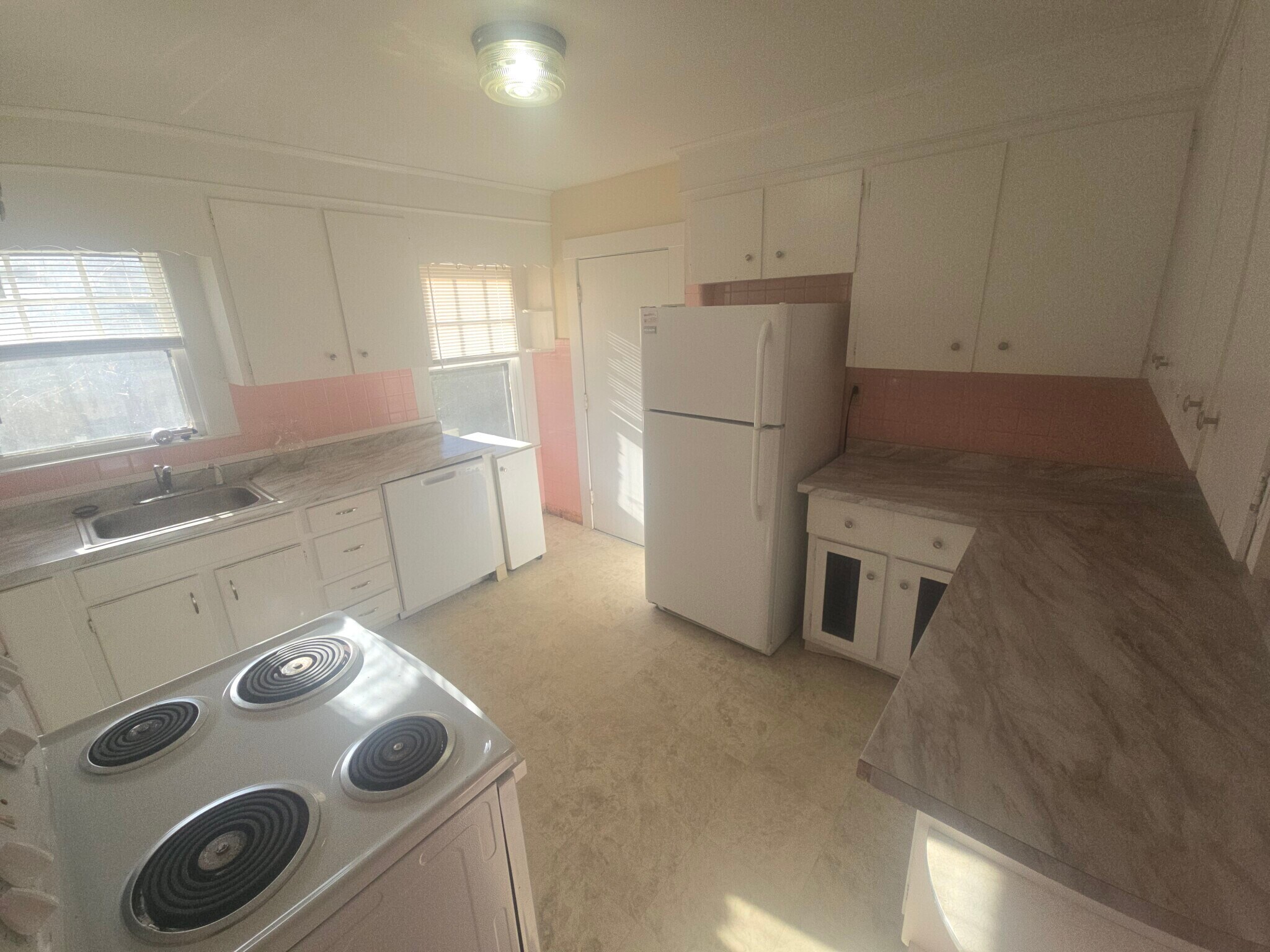 Building Photo - 281 Lowell Ave