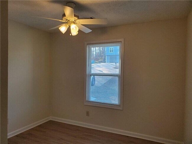 Building Photo - 3113 Waterford Ct