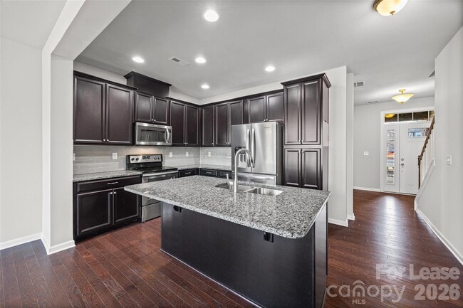 Building Photo - 827 Ayrshire Ave