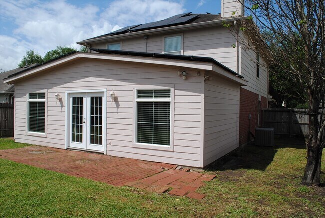 Building Photo - 3910 Starbridge Pointe Ln