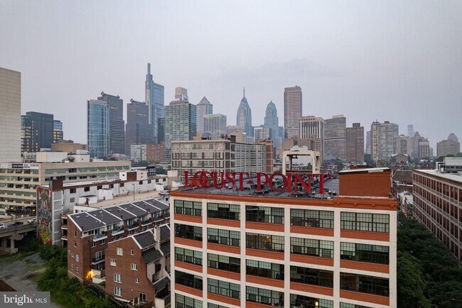 Building Photo - 2429 Locust St