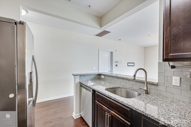 Building Photo - 712 Strassle Wy