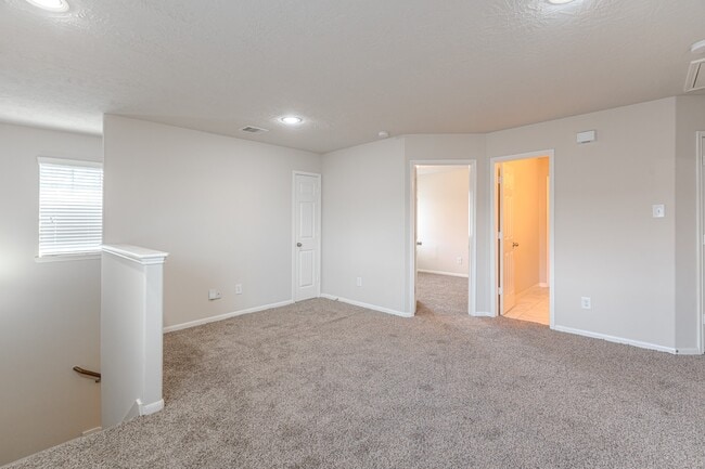 Building Photo - 21611 Falvel Misty Dr